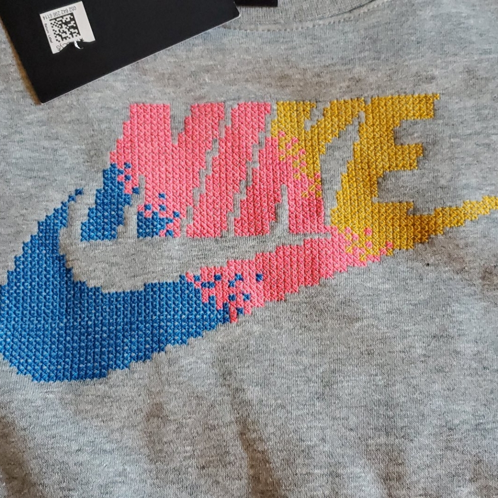 Nike sweatshirt - Picture 2 of 5